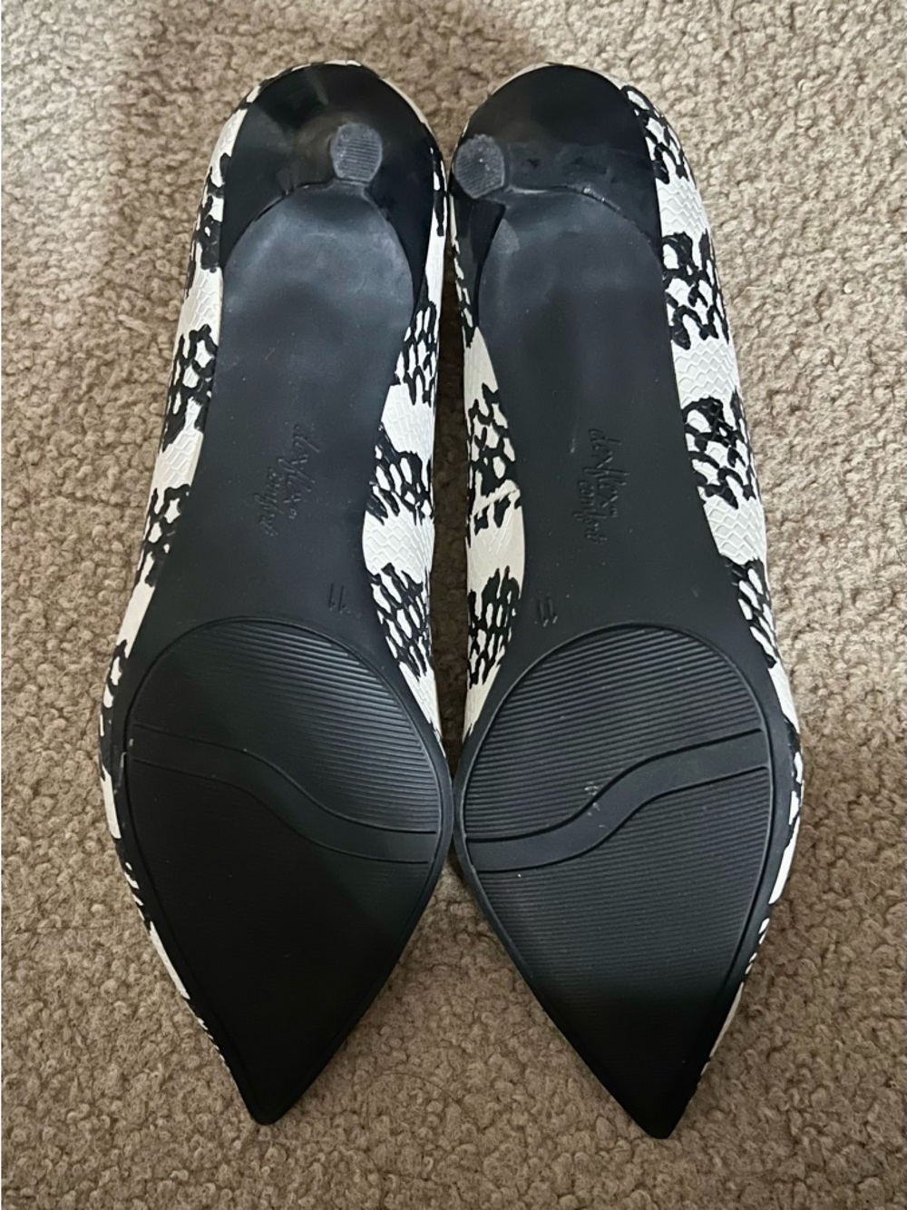 Pointed Toe Black & White Patterned Kitten Heels - Picture 5 of 7